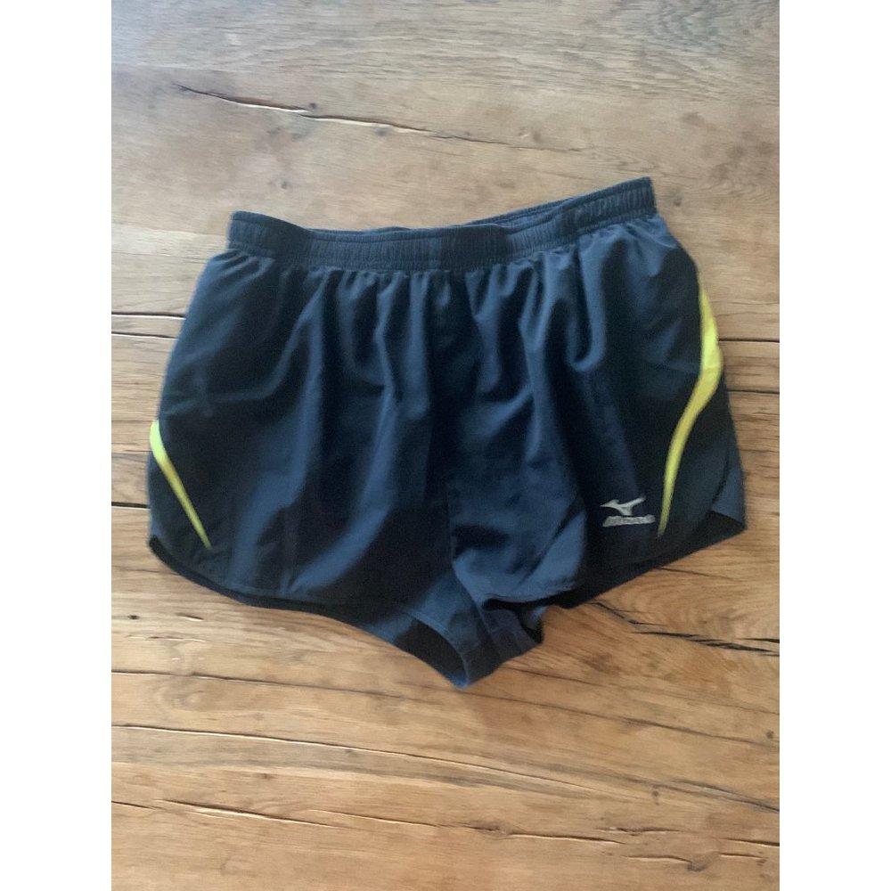5/$20 💥 
Mizuno Black Shorts gym running crossfit lining small